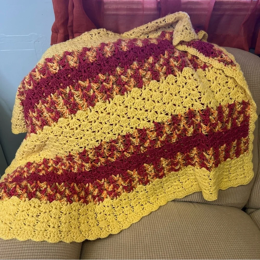 Vintage Homemade Knit Crochet Stitch Blanket‎